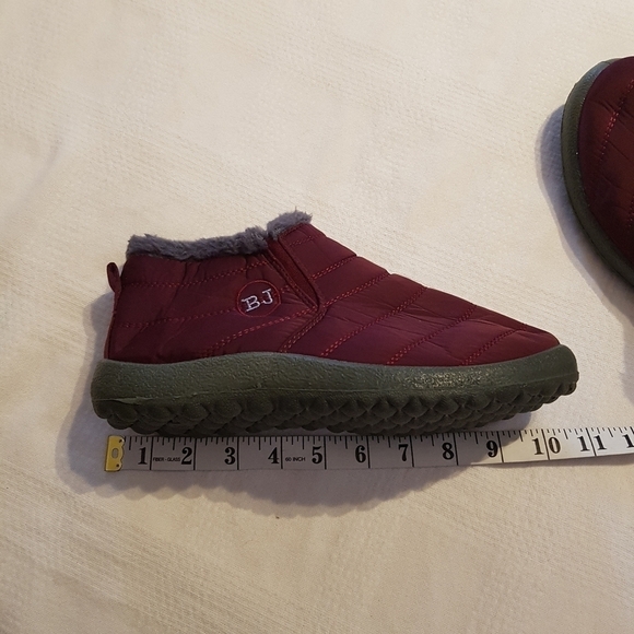BJ booties with fuzzy lining, fit 7- 7 1/2 ladies best - Picture 3 of 4